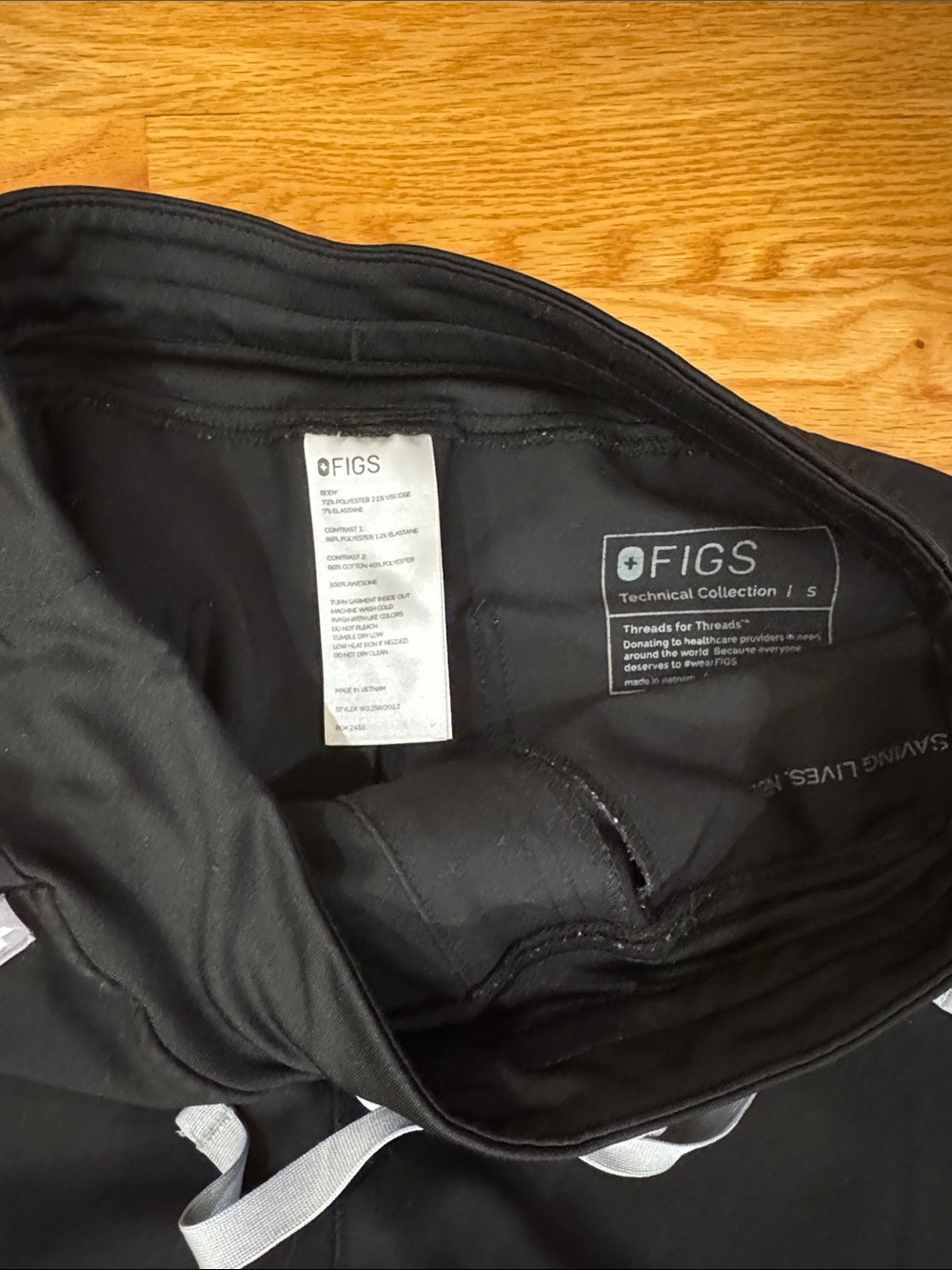 FIGS Zamora High Wasted Jogger Scrub Pants- Black- Small - Picture 2 of 3